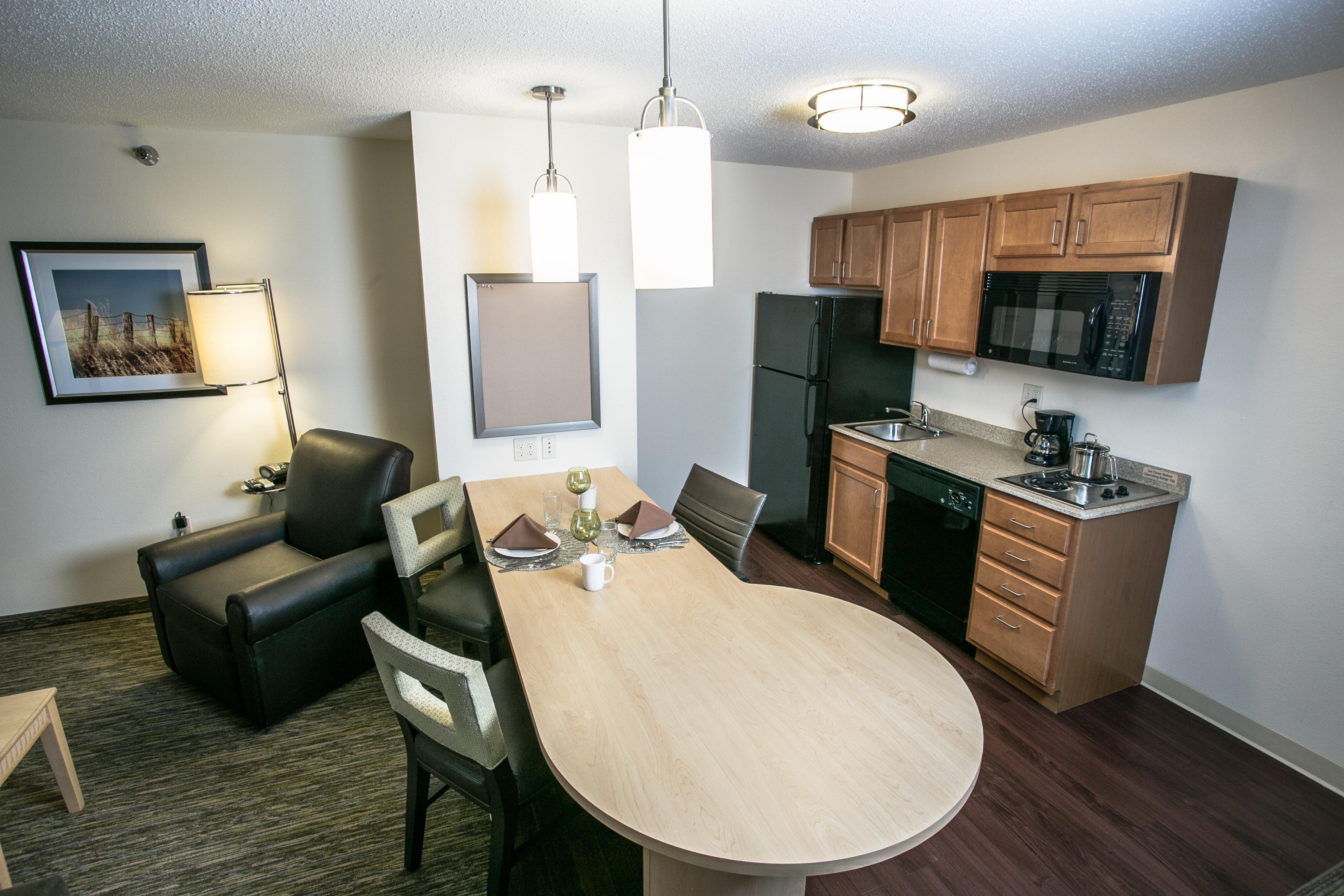 Candlewood Fargo-north Dakota State By Ihg 2*